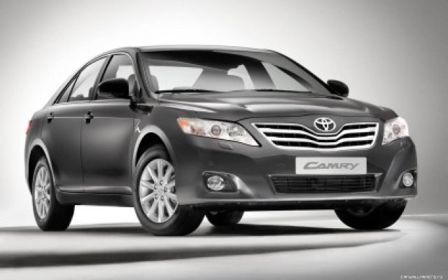 Toyota a rechemat peste 680.000 de maşini în service